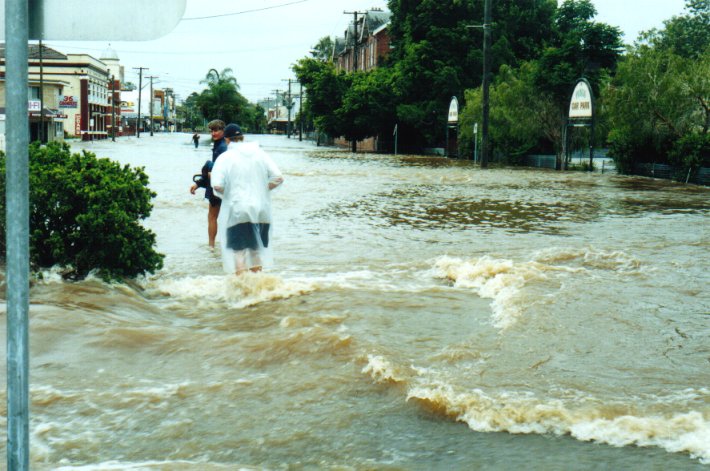 flashflooding flood_pictures : Lismore, NSW   2 February 2001