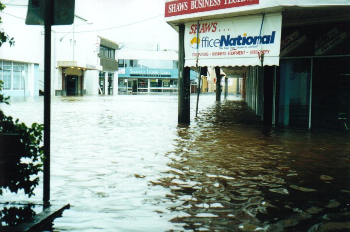 flashflooding flood_pictures : Lismore, NSW   2 February 2001