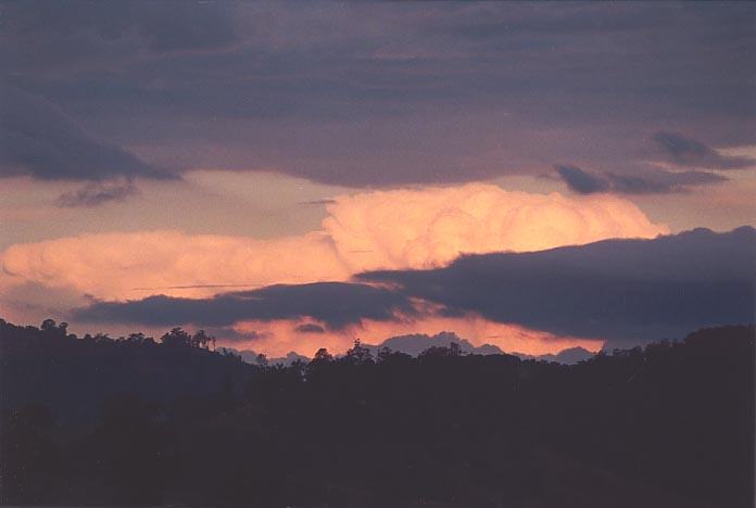 thunderstorm cumulonimbus_incus : Gloucester, NSW   27 April 2001