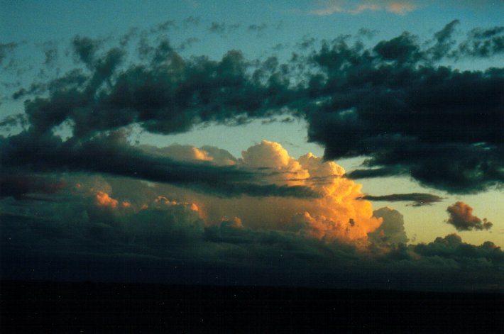 altocumulus altocumulus_cloud : Parrots Nest, NSW   6 May 2001