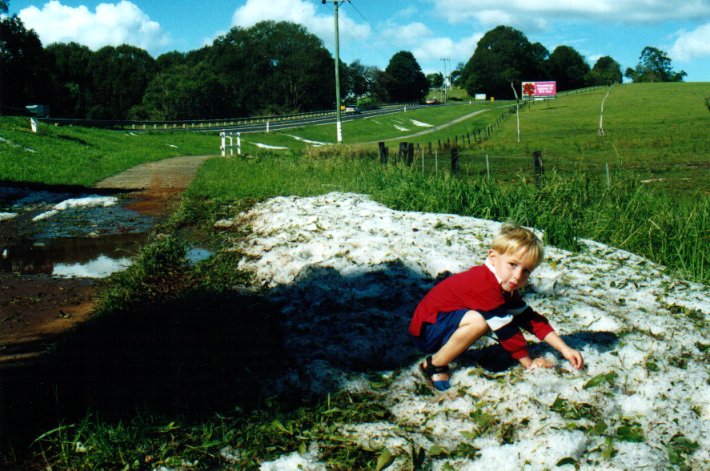 hailstones hail_stones : Wollongbar, NSW   7 May 2001