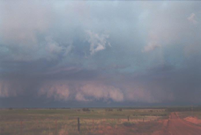 cumulonimbus supercell_thunderstorm : W of Woodward, Oklahoma, USA   27 May 2001