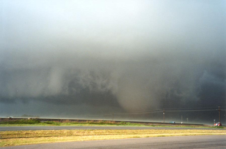 tornadoes funnel_tornado_waterspout : near White Deer, Texas, USA   29 May 2001