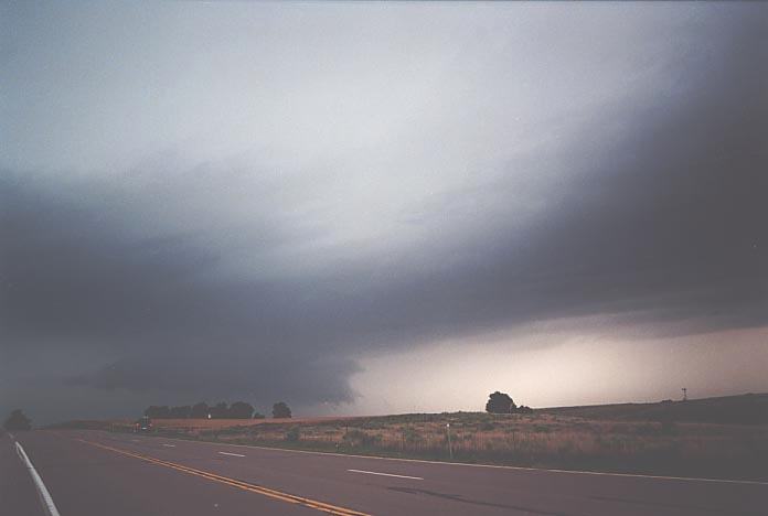 cumulonimbus supercell_thunderstorm : SE of Woodward, Oklahoma, USA   5 June 2001