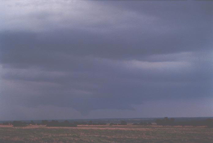 wallcloud thunderstorm_wall_cloud : SE of Woodward, Oklahoma, USA   5 June 2001