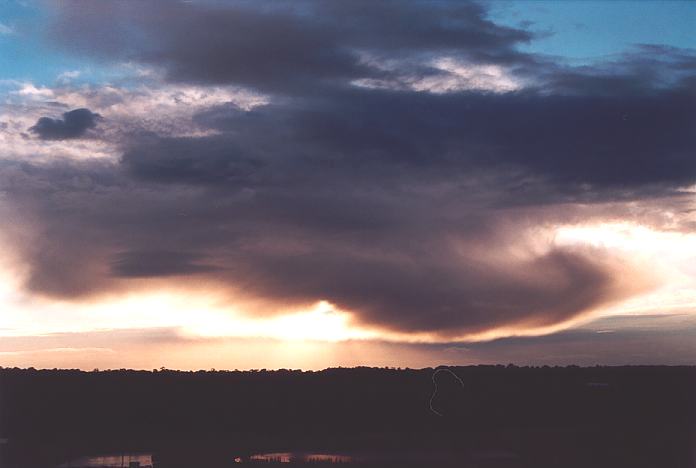 virga virga_pictures : Schofields, NSW   22 August 2001