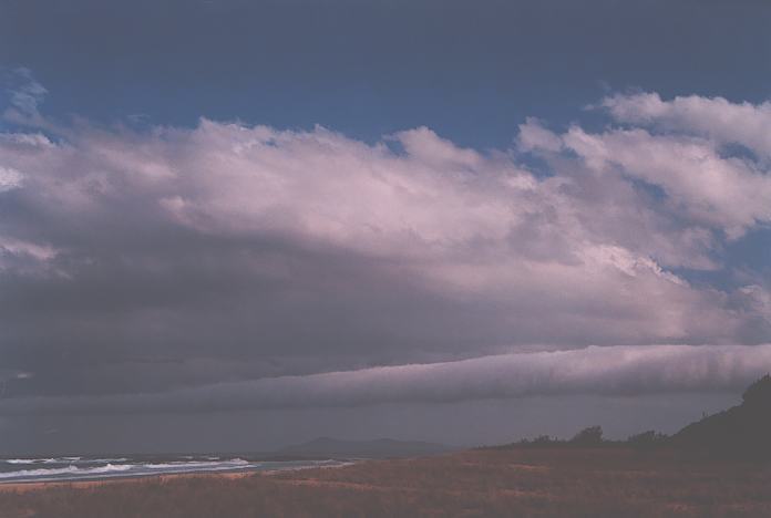 rollcloud roll_cloud : Hallidays Point, NSW   3 October 2001