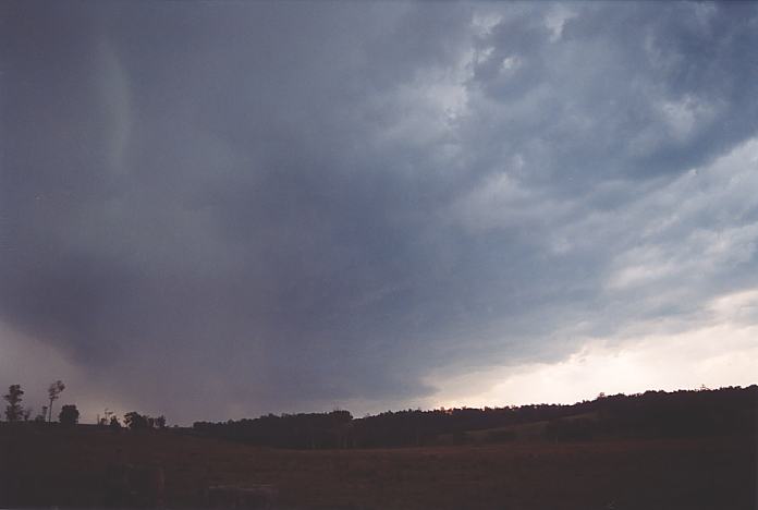 cumulonimbus supercell_thunderstorm : 20km S of Bulahdelah, NSW   24 November 2001