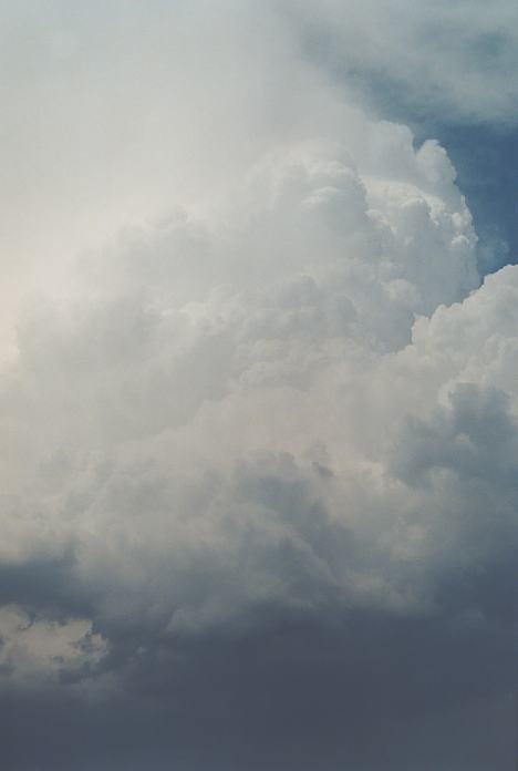 updraft thunderstorm_updrafts : N of Mulbring, NSW   21 December 2001