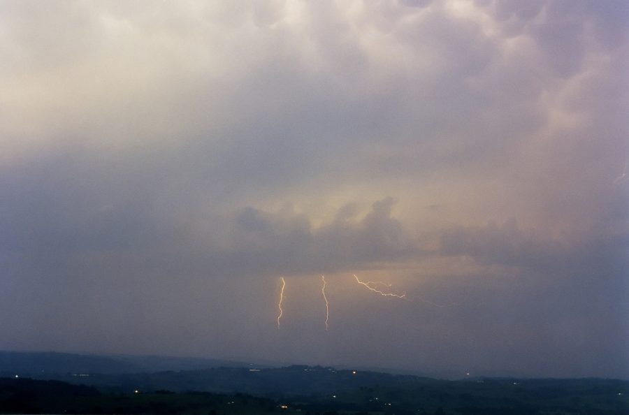 lightning lightning_bolts : McLeans Ridges, NSW   22 December 2001