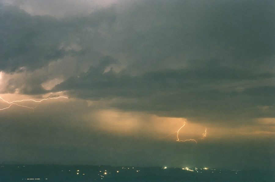 lightning lightning_bolts : McLeans Ridges, NSW   22 December 2001