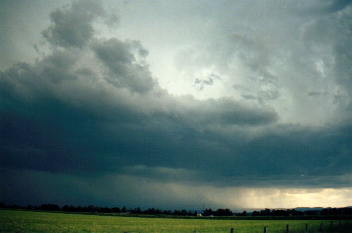 cumulonimbus thunderstorm_base : N of Casino, NSW   30 December 2001