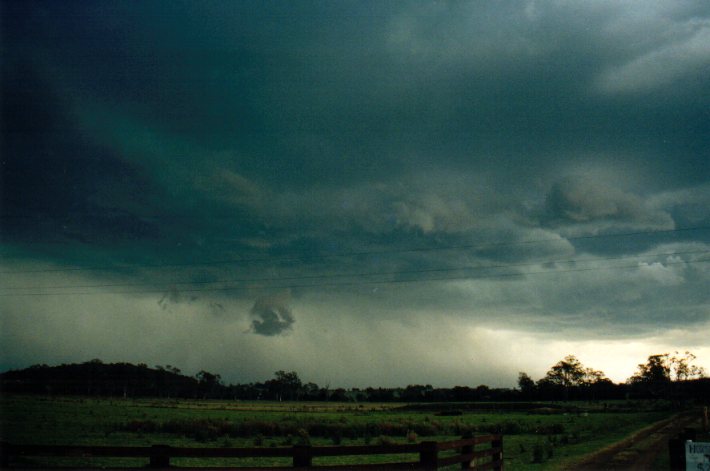 cumulonimbus thunderstorm_base : N of Casino, NSW   30 December 2001