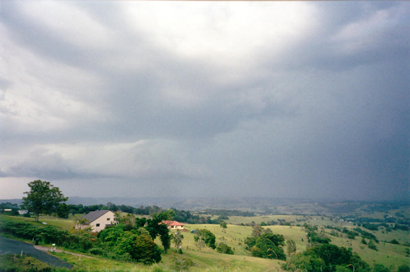 cumulonimbus thunderstorm_base : N of Casino, NSW   30 December 2001