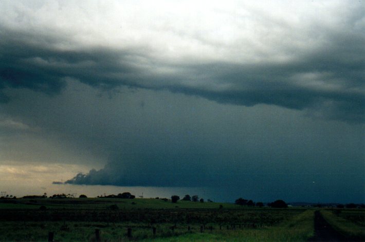 cumulonimbus thunderstorm_base : N of Casino, NSW   30 December 2001