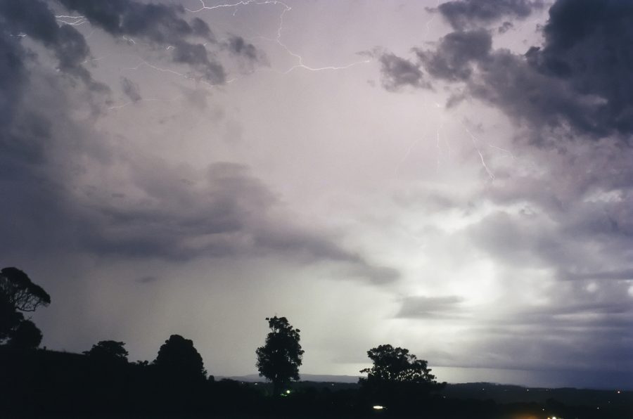 lightning lightning_bolts : McLeans Ridges, NSW   26 March 2002