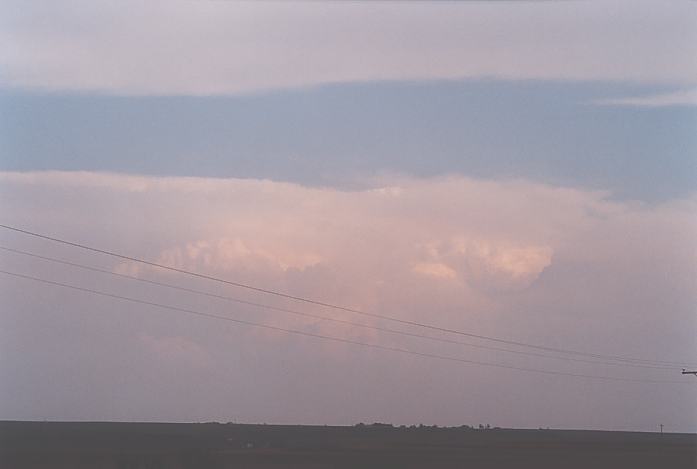 thunderstorm cumulonimbus_incus : S of Booker, NW Texas, USA   16 May 2002