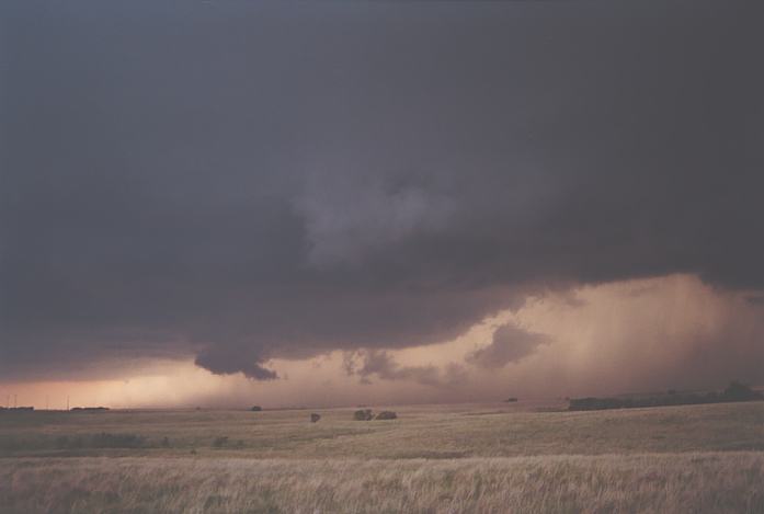 cumulonimbus thunderstorm_base : E of Plainville, Kansas, USA   22 May 2002