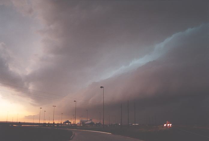 cumulonimbus supercell_thunderstorm : near Quanah, Texas, USA   24 May 2002