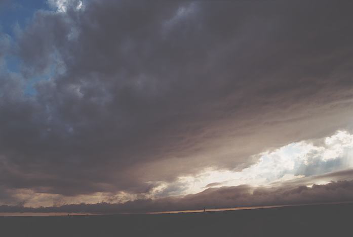 rollcloud roll_cloud : E of Floydada, Texas, USA   4 June 2002