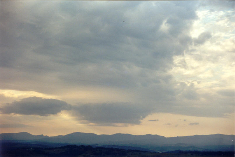 cumulonimbus thunderstorm_base : McLeans Ridges, NSW   6 September 2002