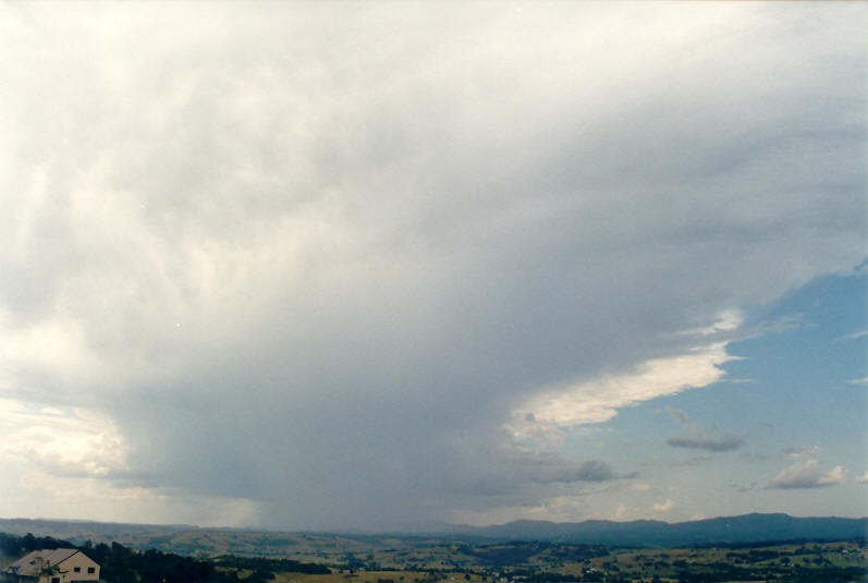 thunderstorm cumulonimbus_incus : NW of Lismore, NSW   15 December 2002