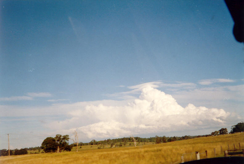 pileus pileus_cap_cloud : Grafton, NSW   9 May 2003