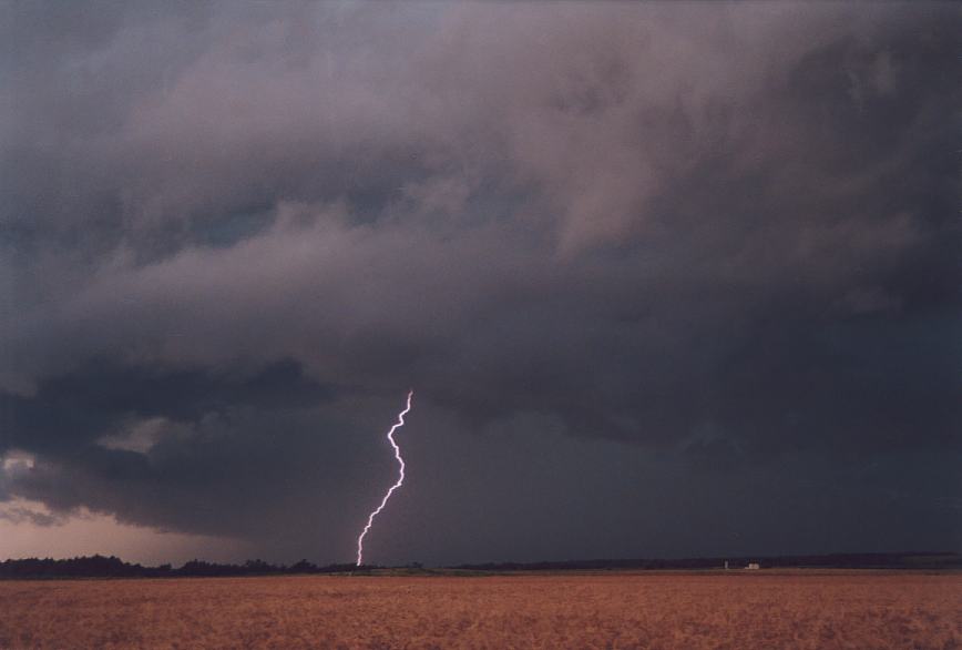 lightning lightning_bolts : Hinton, Oklahoma, USA   10 June 2003