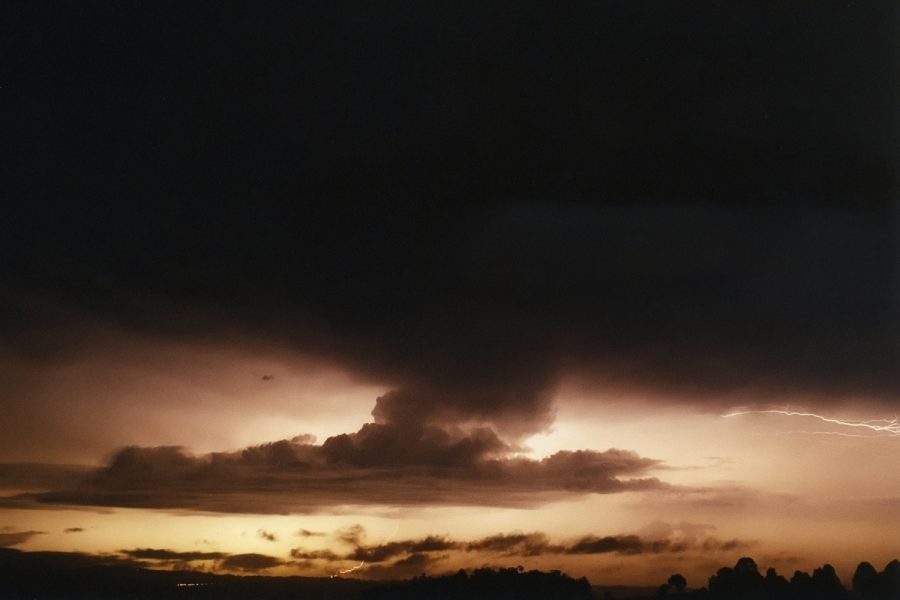 lightning lightning_bolts : McLeans Ridges, NSW   25 October 2003