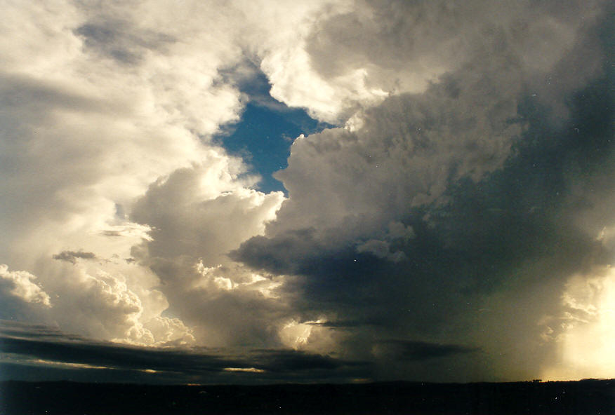 thunderstorm cumulonimbus_incus : N of Casino, NSW   26 January 2004