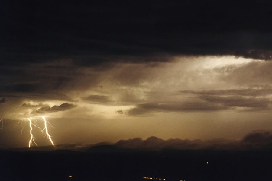 lightning lightning_bolts : McLeans Ridges, NSW   27 January 2004