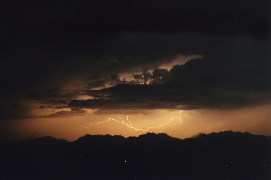 lightning lightning_bolts : McLeans Ridges, NSW   27 January 2004