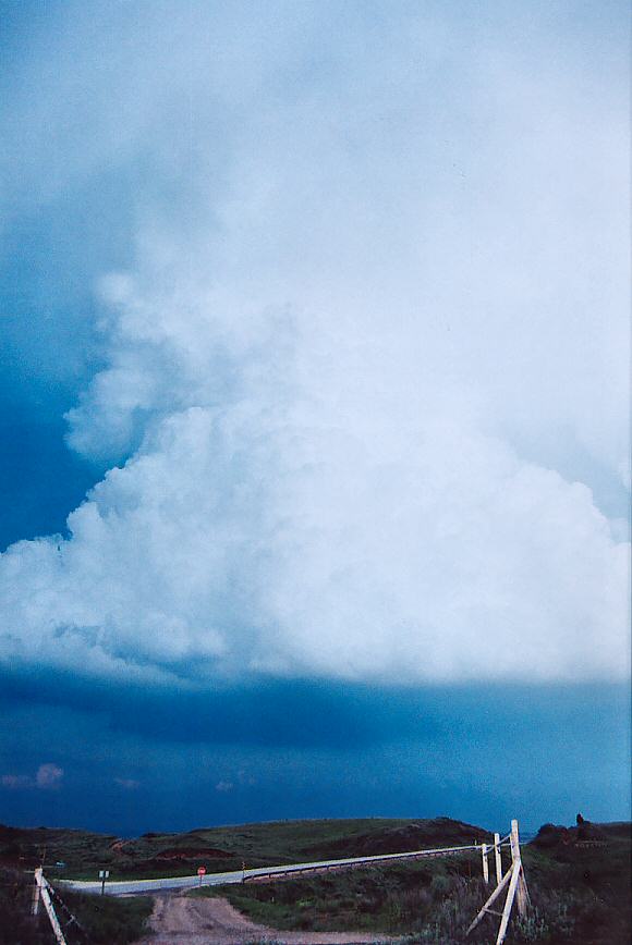 cumulonimbus supercell_thunderstorm : W of Medicine Lodge, Kansas, USA   12 May 2004