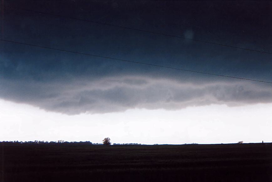 cumulonimbus supercell_thunderstorm : Attica, Kansas, USA   12 May 2004