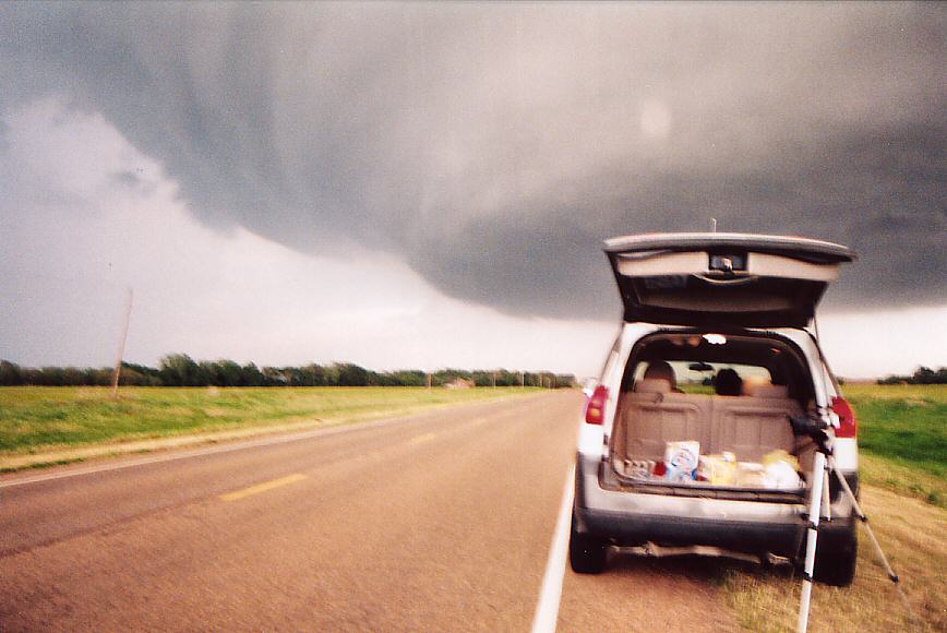 cumulonimbus supercell_thunderstorm : NW of Anthony, Kansas, USA   12 May 2004