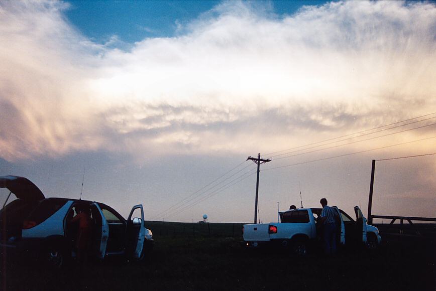 anvil thunderstorm_anvils : NW of Topeka, Kansas, USA   24 May 2004