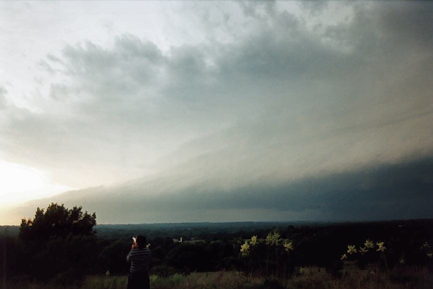 cumulonimbus supercell_thunderstorm : N of Weatherford, Texas, USA   1 June 2004