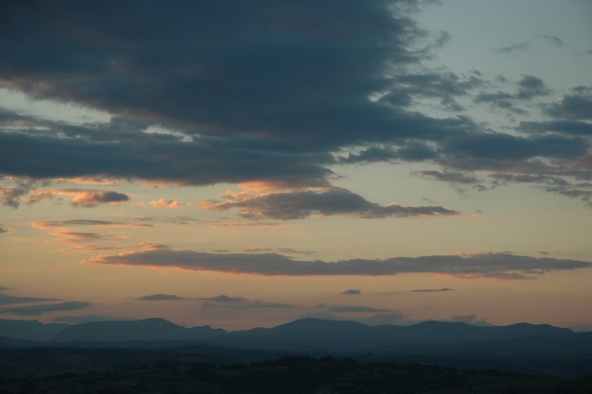 altocumulus altocumulus_cloud : McLeans Ridges, NSW   3 July 2004