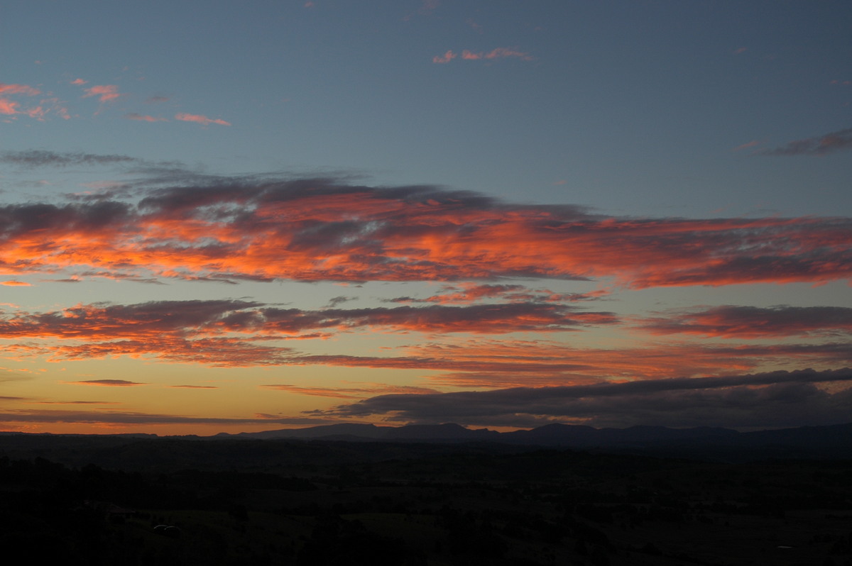 altocumulus altocumulus_cloud : McLeans Ridges, NSW   13 July 2004