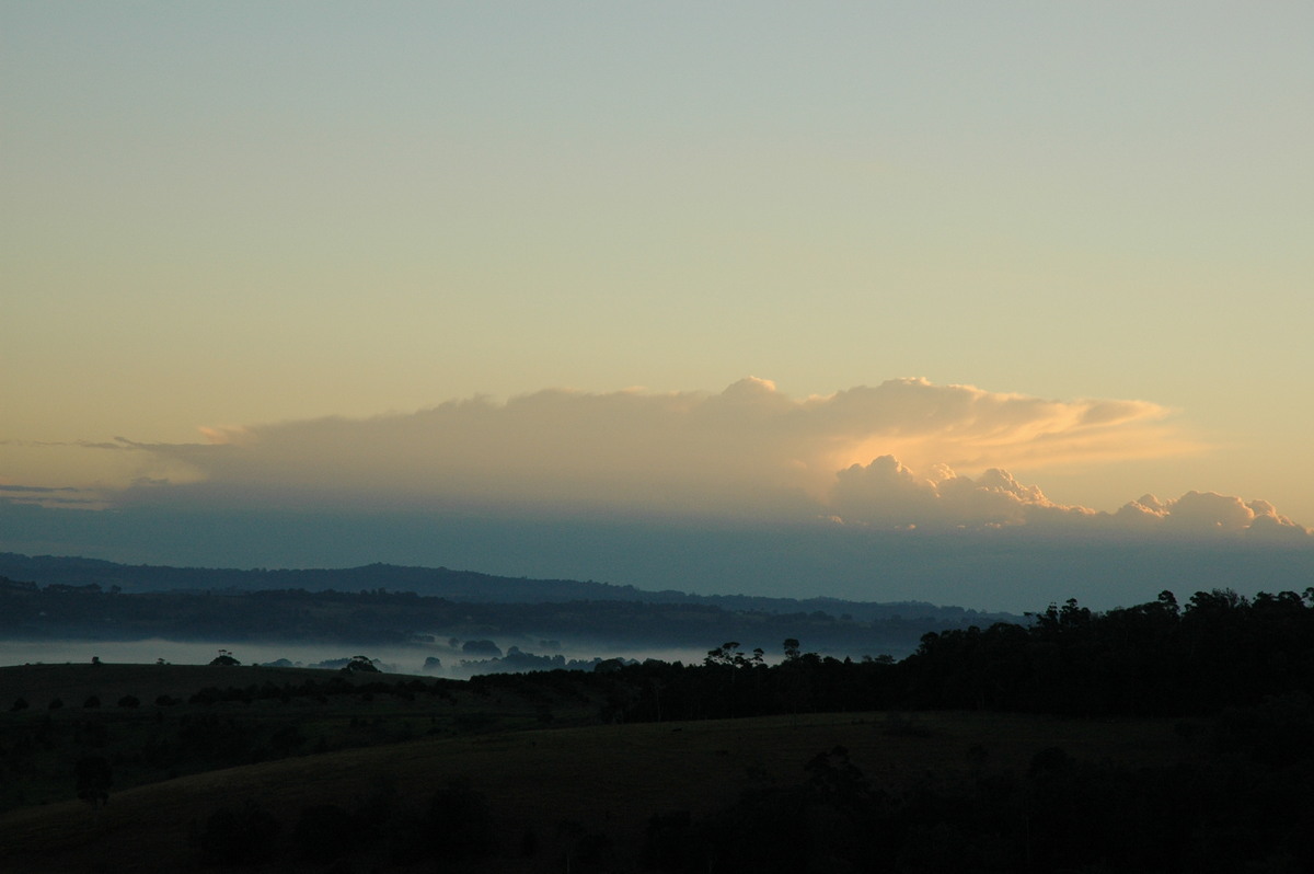 thunderstorm cumulonimbus_incus : McLeans Ridges, NSW   15 July 2004