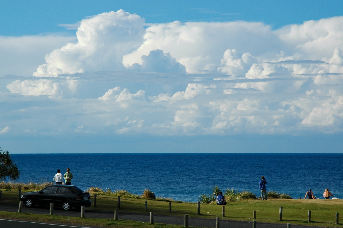 thunderstorm cumulonimbus_incus : Cabarita, NSW   16 July 2004