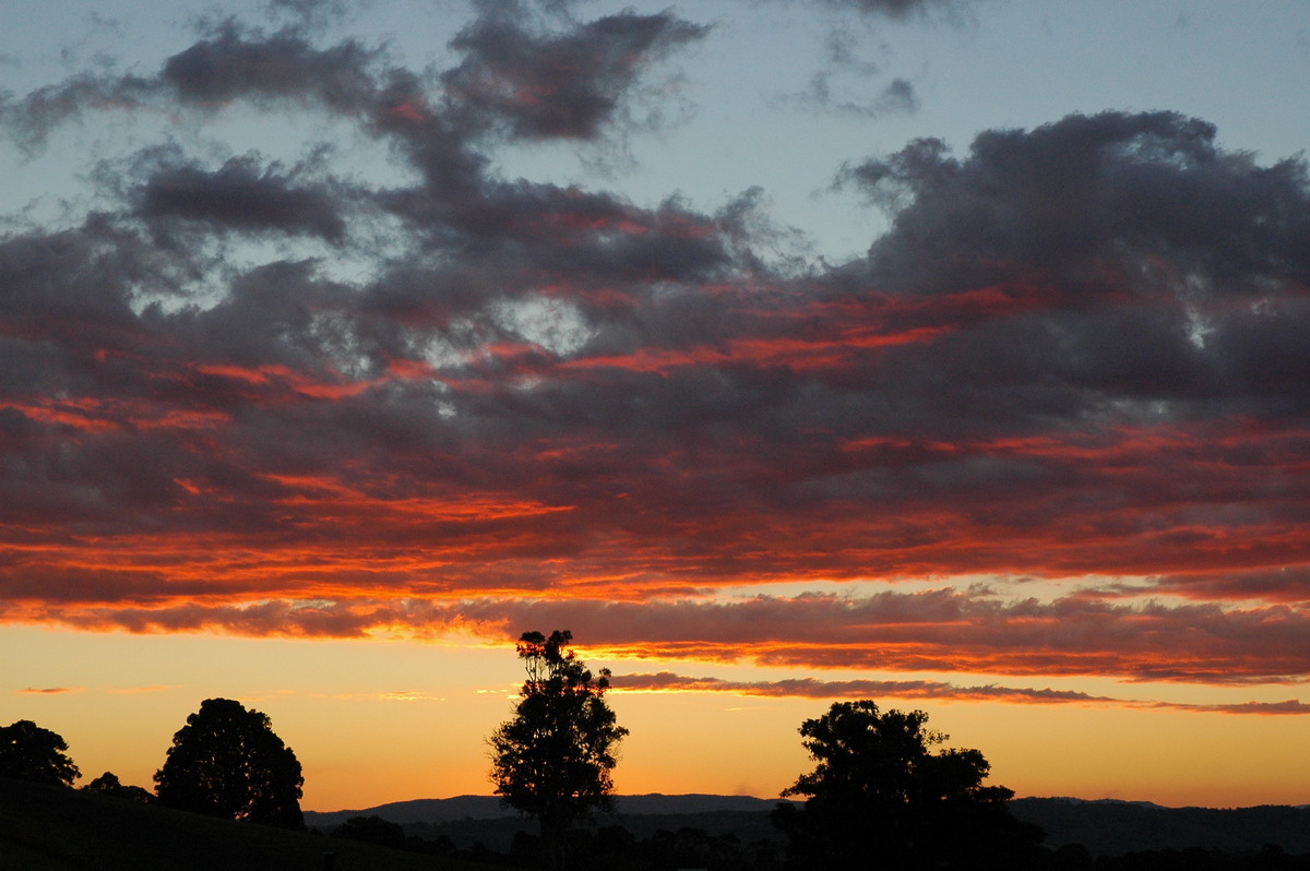 stratocumulus stratocumulus_cloud : McLeans Ridges, NSW   28 July 2004