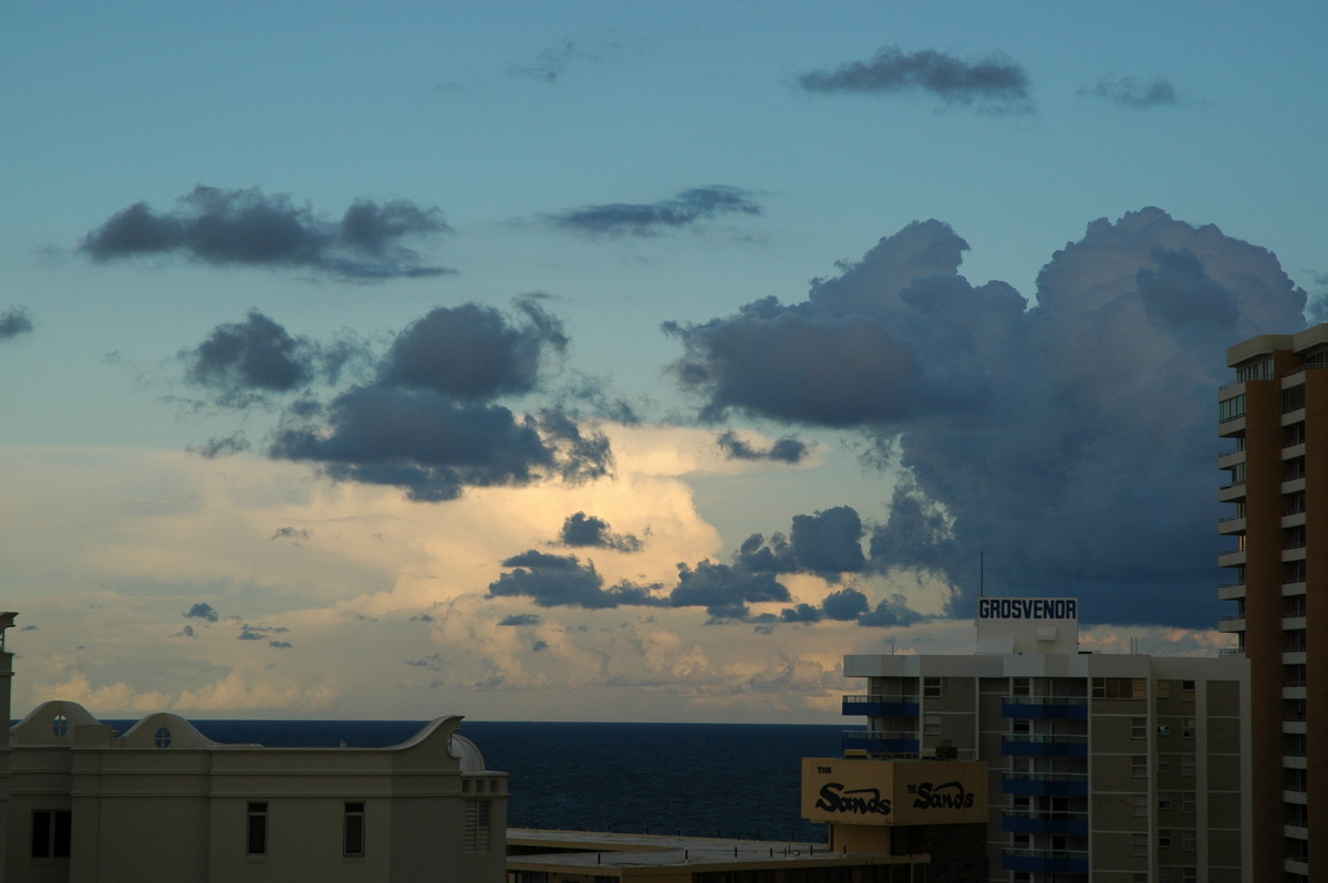 thunderstorm cumulonimbus_incus : Gold Coast, QLD   30 July 2004