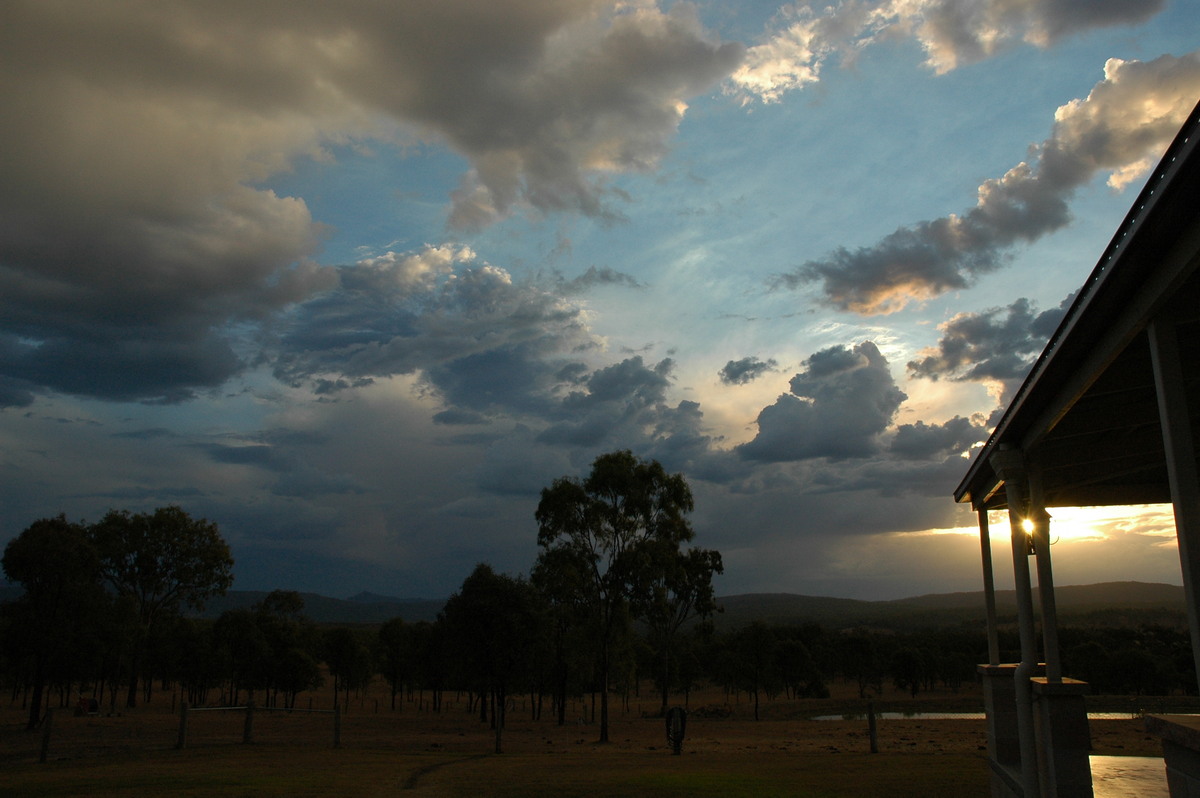 cumulus mediocris : Grandchester, QLD   28 August 2004