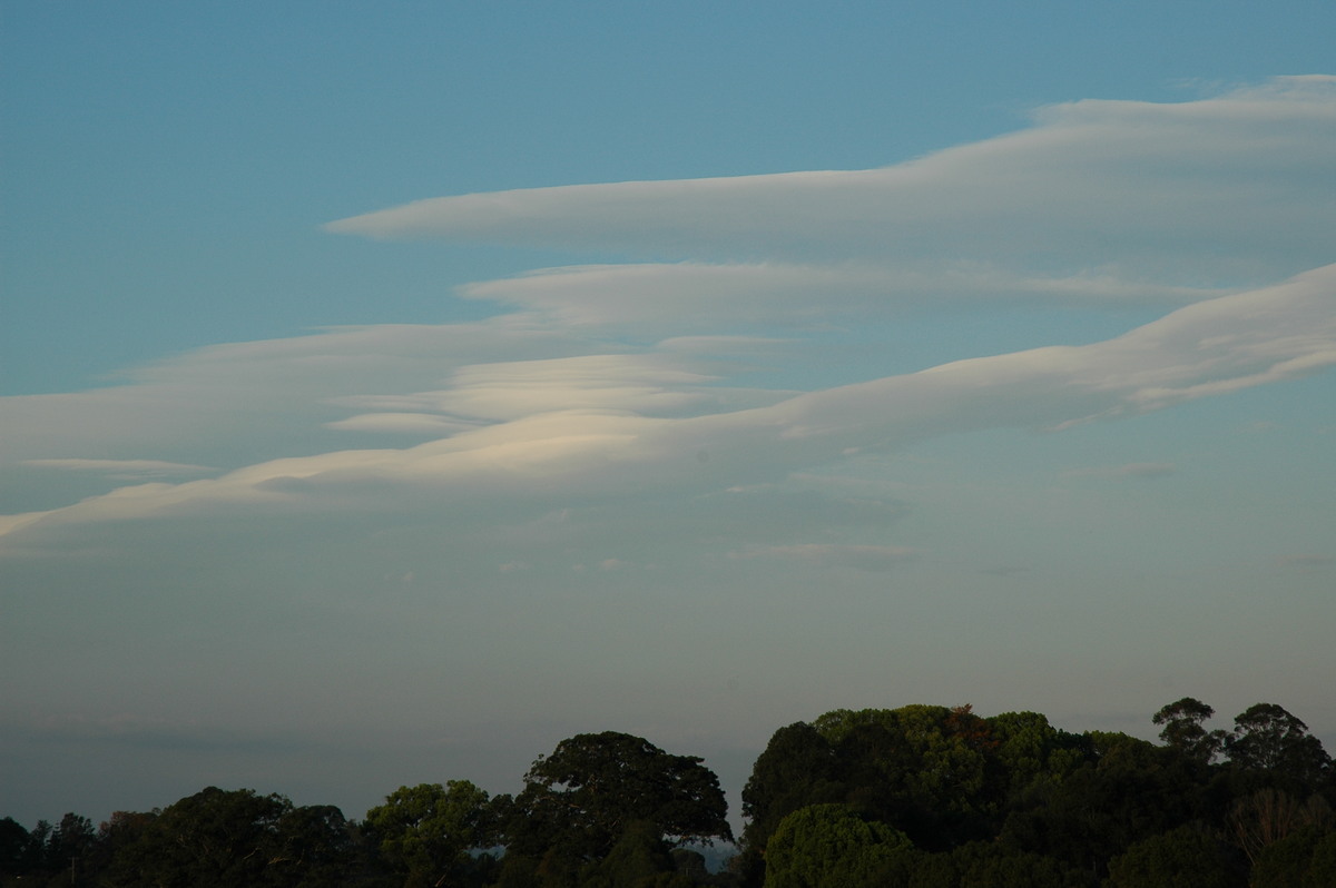 altocumulus lenticularis : McLeans Ridges, NSW   5 October 2004