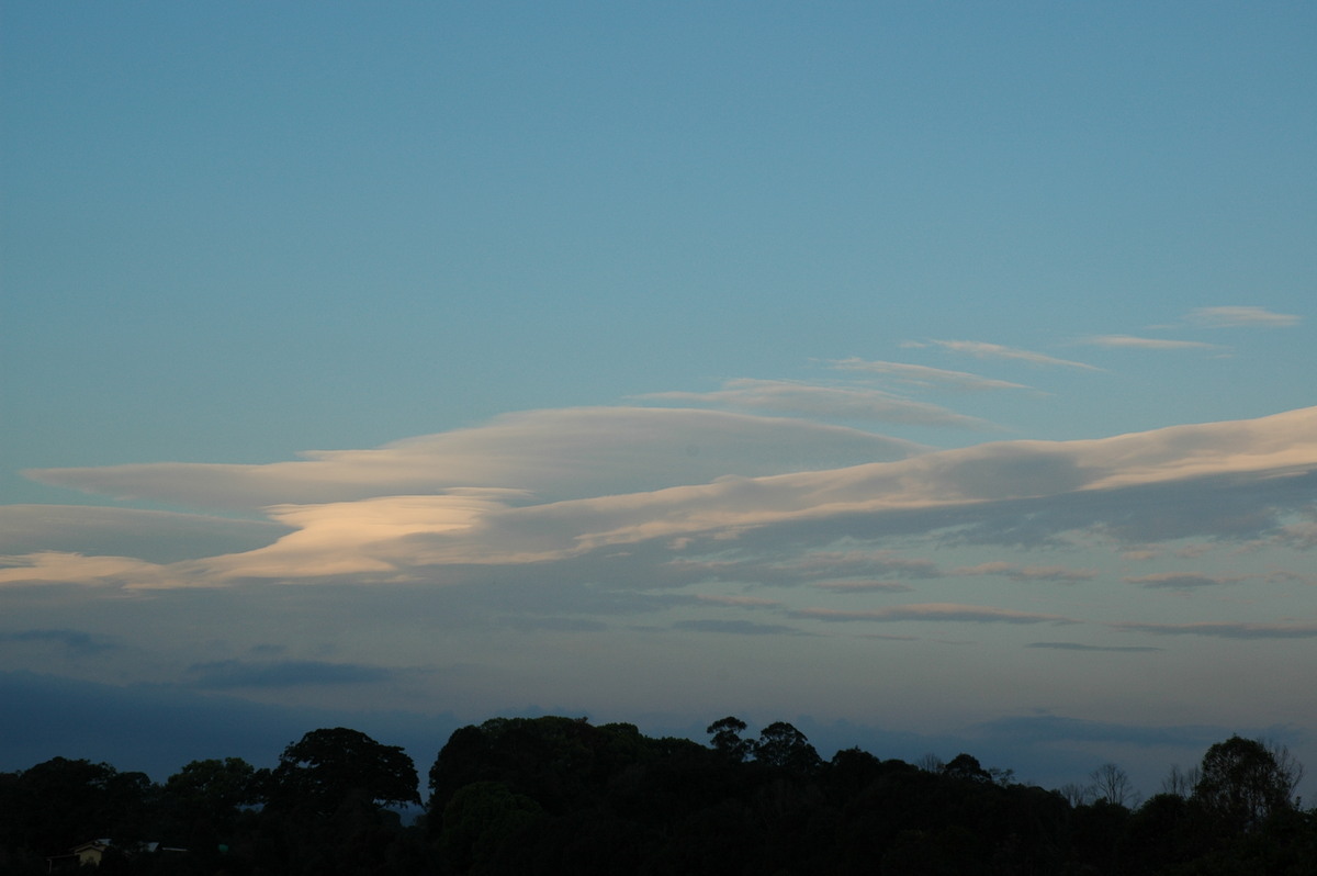 altocumulus lenticularis : McLeans Ridges, NSW   5 October 2004