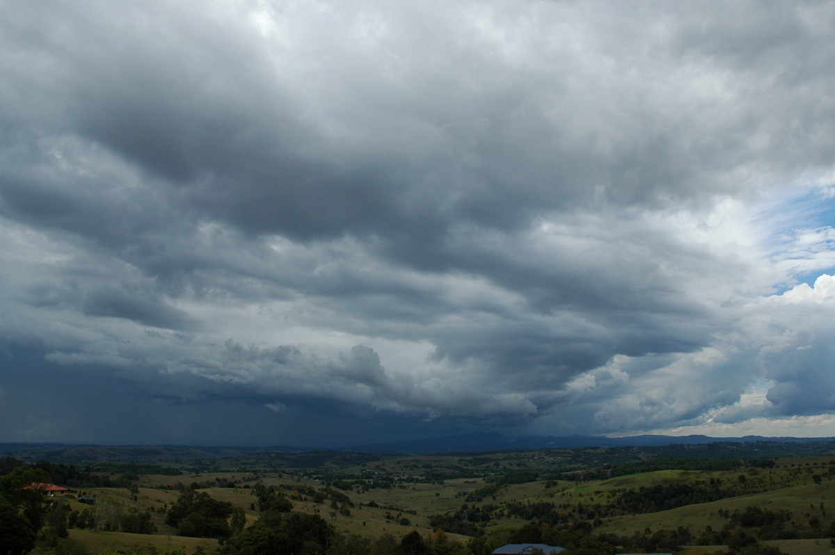 cumulonimbus thunderstorm_base : McLeans Ridges, NSW   21 October 2004