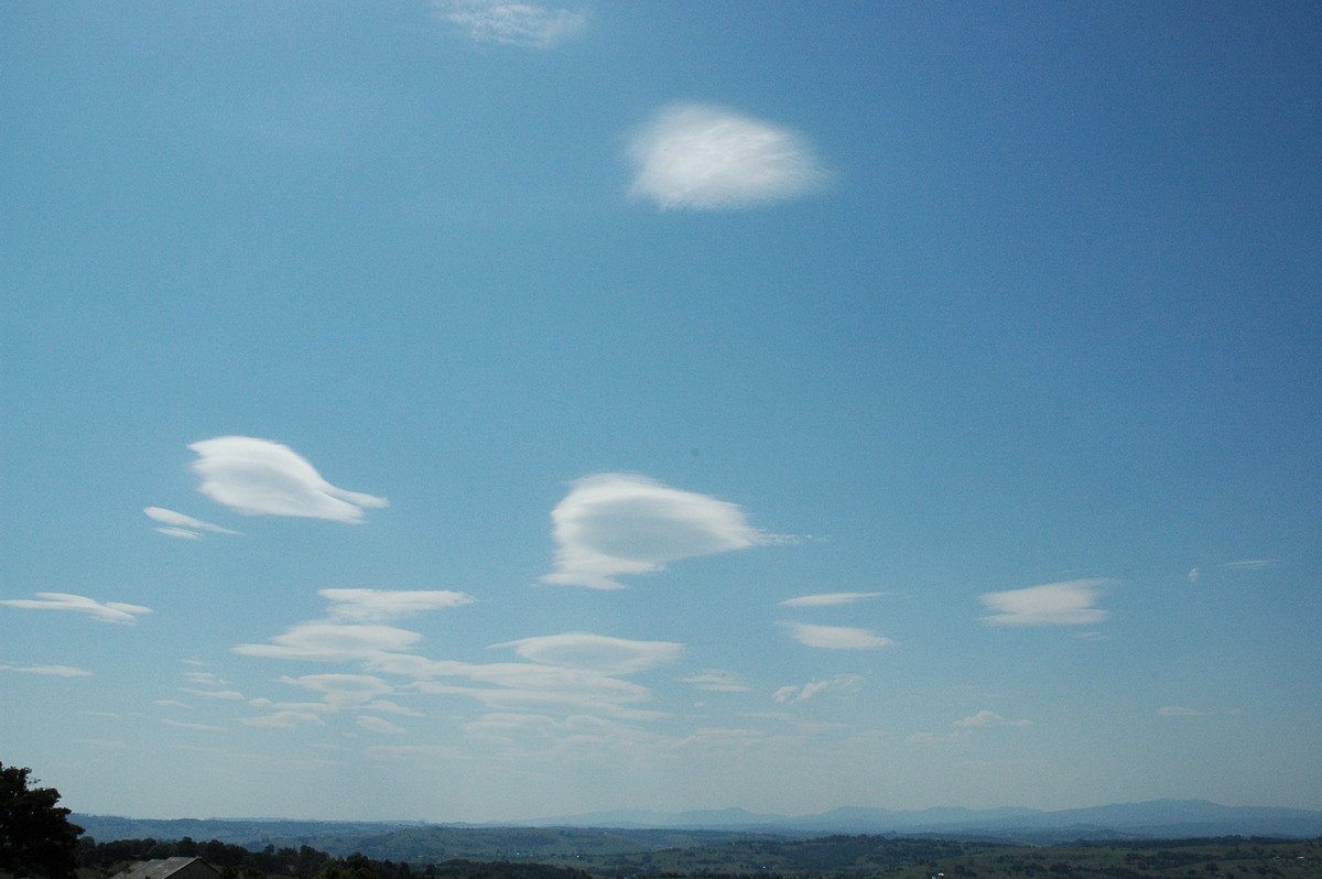 altocumulus lenticularis : McLeans Ridges, NSW   23 October 2004