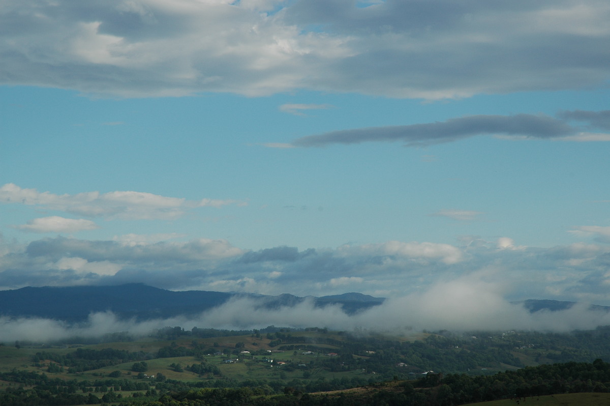 altocumulus altocumulus_cloud : McLeans Ridges, NSW   6 November 2004