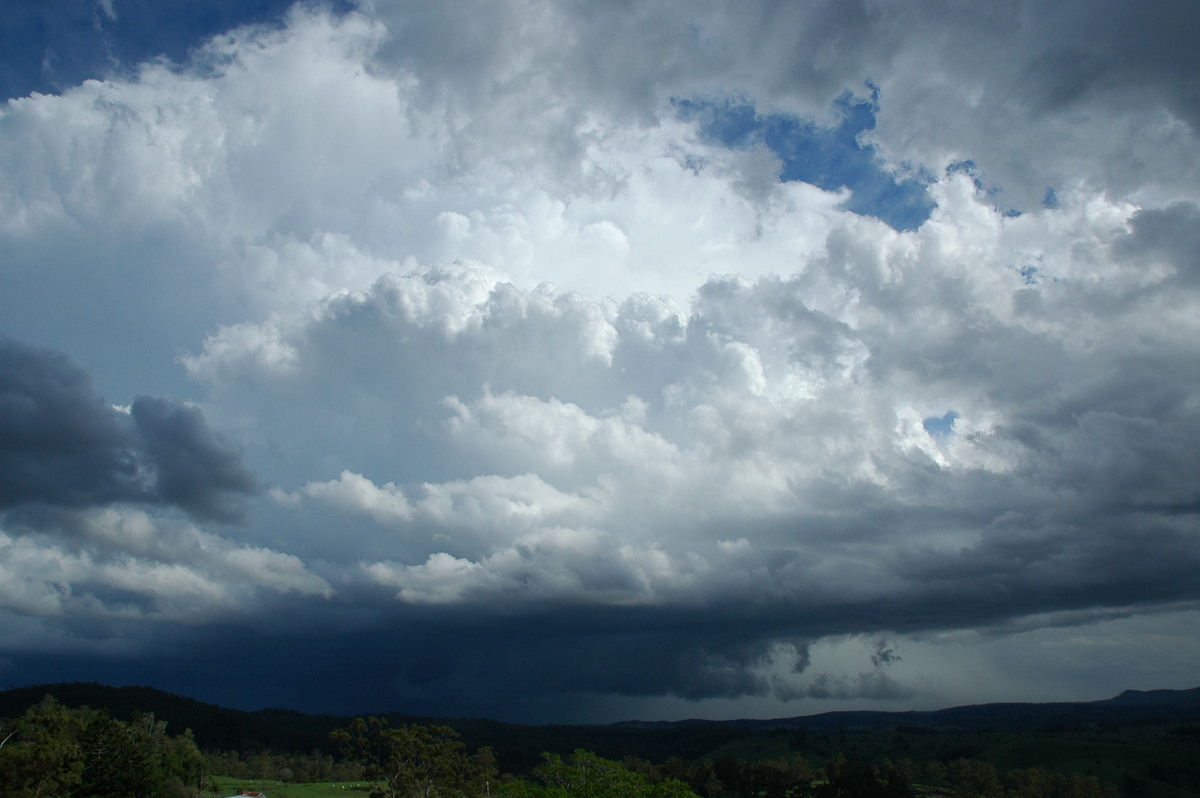 cumulonimbus supercell_thunderstorm : Mallanganee NSW   9 November 2004